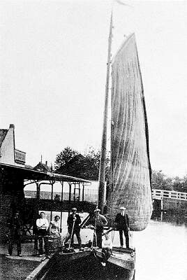 1902